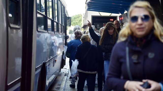 Lanzan línea para denunciar acoso en el transporte metropolitano