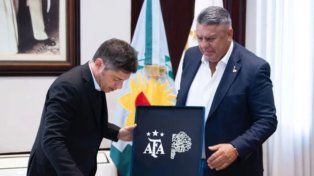 Chiqui Tapia felicitó a Kicillof por el triunfo en las elecciones legislativas en Buenos Aires