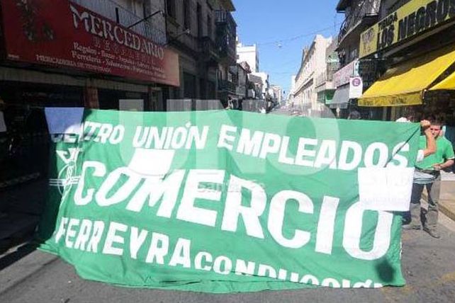El descanso dominical ya tiene media sanción en la Legislatura