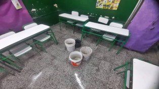 Escuela de Concordia sufre graves problemas edilicios: Nos faltan baldes para las goteras