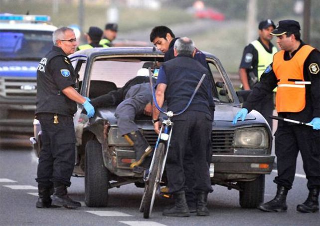 Pablo García Aliverti atropelló, mató y llevó el cadáver en el capot 17km, estaba borracho. Estuvo demorado 3 días y se fue a su casa.