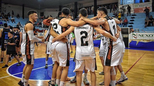 Colón venció a Echagüe en su estreno en la Liga Argentina