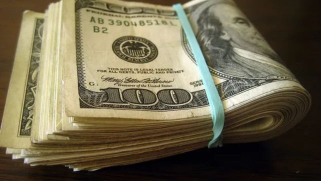 El dólar blue se disparó en una jornada muy agitada.