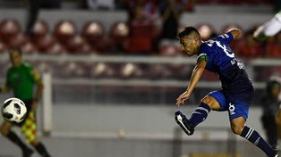 Ricardo Zielinski complicaría el pase de Bebe Acosta a Unión