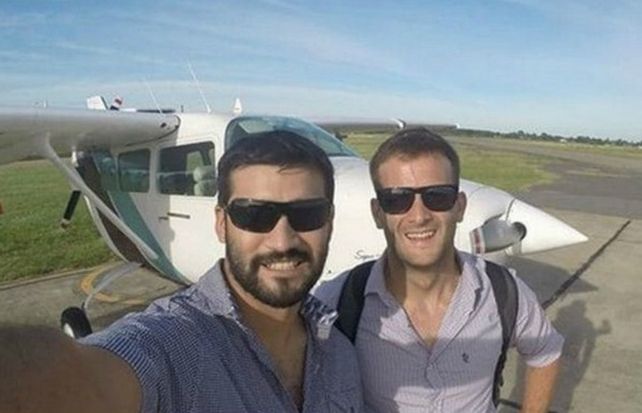 La búsqueda del avión desaparecido se reanudó a pesar del mal tiempo