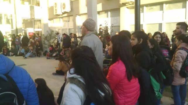 Docentes universitarios no inician el cuatrimestre y definen plan de lucha