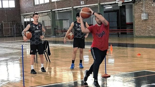 Colón ya entrena con caras nuevas para la Liga Argentina