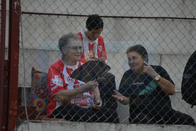 Atlético Paraná sumó su segunda victoria consecutiva como local