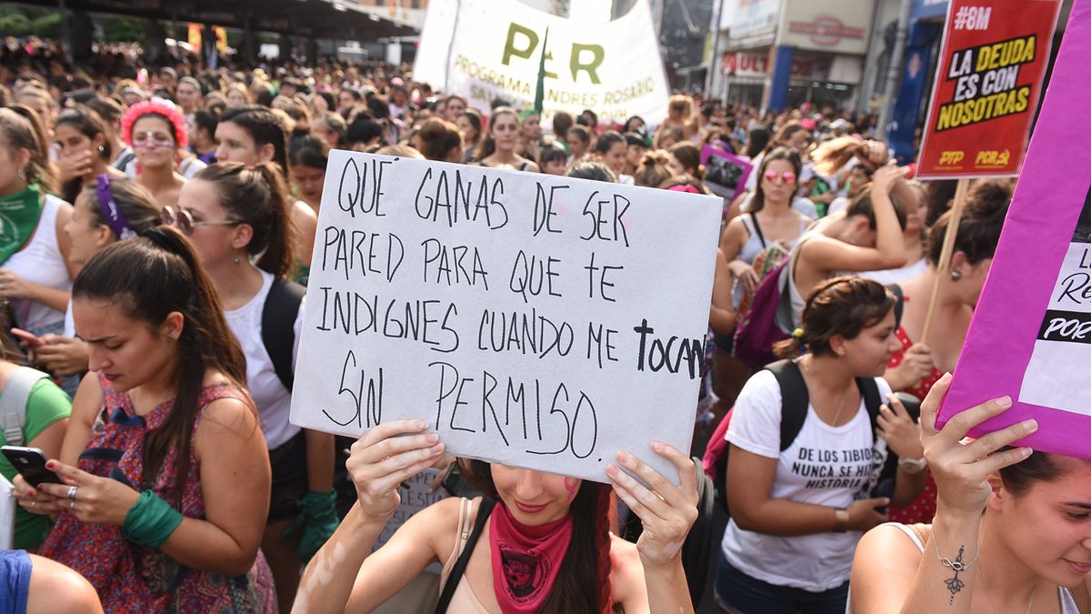 Las mejores fotos de la impactante movilización de mujeres en Rosario