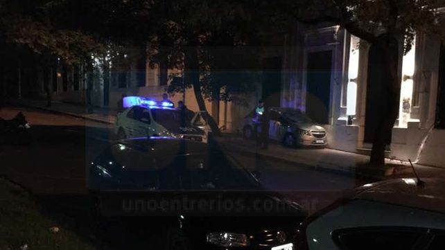 El vehículo quedó incrustado contra la pared del Museo Antonio Serrano