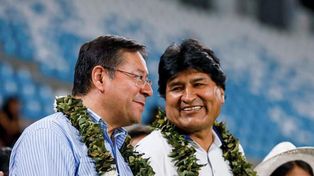 Otros tiempos: Arce y Morales sonríen en un acto cuando la relación entre ambos andaba sobre rieles.