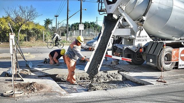 Trabajos de bacheo en la ciudad de Santa Fe