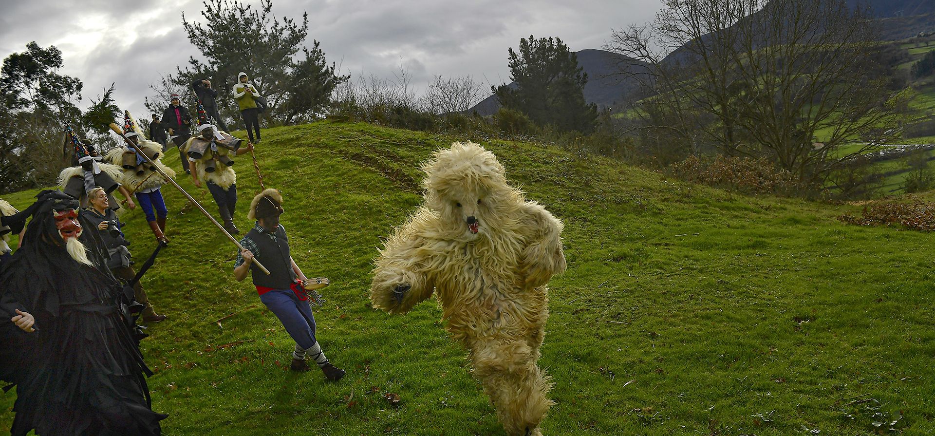Un miembro del grupo de carnaval
