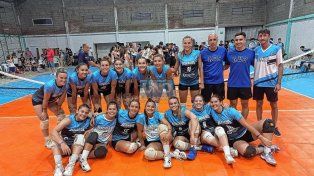 Echagüe femenino derrotó 3 a 2 en la final a Estudiantes de la Asociación Paranaense de Vóleibol.