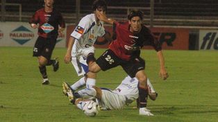 Aquel debut. El volante se present&oacute; el 2 de diciembre de 2006, frente a Godoy Cruz.