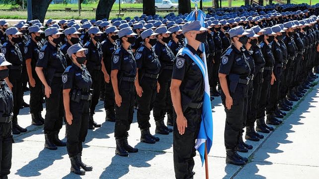 Este 2023 buscarán incorporar un total de 2.942 policías a las fuerzas de seguridad.