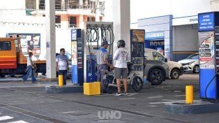 Con el aumento de marzo, llenar el tanque en Santa Fe supera los $100.000 y suma presión al bolsillo