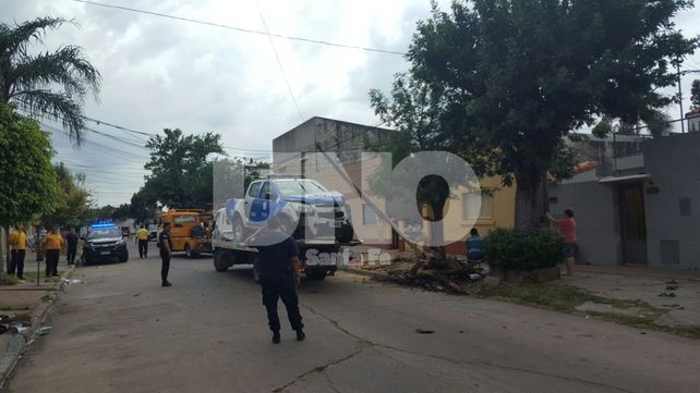 Persecución y violento choque de un patrullero con dos policías heridos