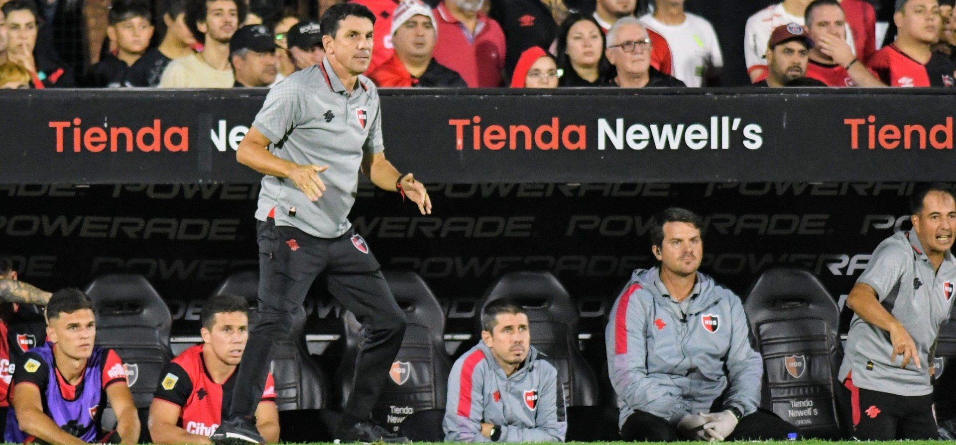 Newells: Larriera tiene un arranque sin margen de error para sostener su ciclo
