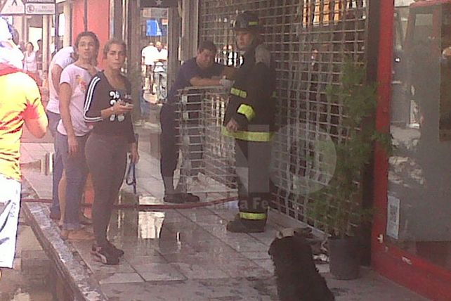 Se incendió un local comercial en la peatonal santafesina
