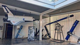 El interior del renovado Centro de Observación del Espacio (Code) en Santa Fe.
