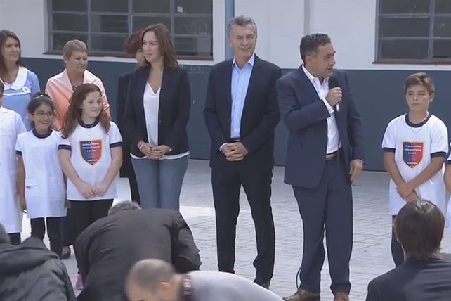 El jefe del Estado brindó un discurso en la Escuela Nacional Superior Dr. Eduardo Costa