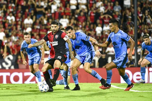 Newells ganó ante su gente en la vuelta al Coloso y sigue invicto y puntero