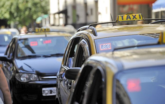 Pasajes más caros. Los insumos aumentaron al ritmo de la inflación, por lo que los taxistas advierten que la tarifa deberá ser mejorada más allá de cualquier resultado electoral.