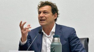 Seom: Fernández propone que docentes y auxiliares no paguen estacionamiento para ir a trabajar