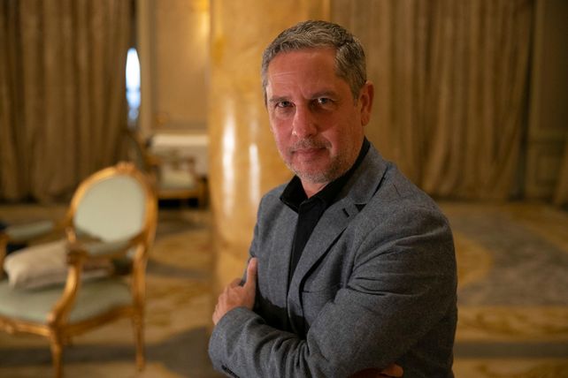 Guillermo Martínez: En Argentina es difícil que un escritor se convierta en millonario