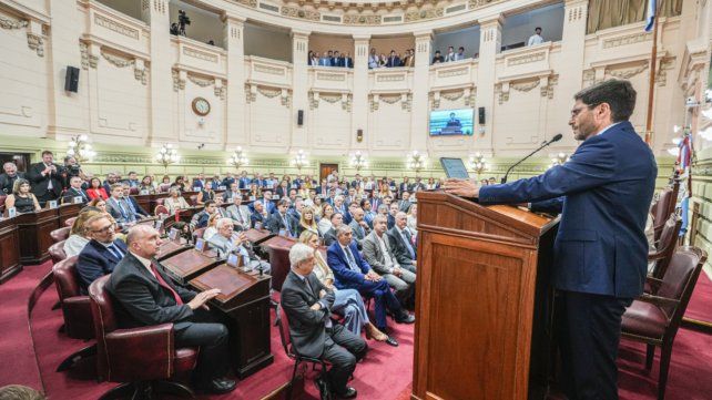 Pullaro habla frente a la Legislatura