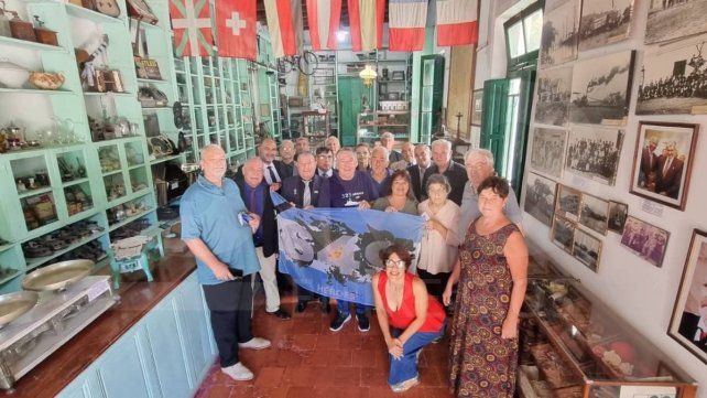 Malvinas: el museo Casa Aceñolaza de Villa Urquiza es custodio de la Bandera de los 649 Héroes