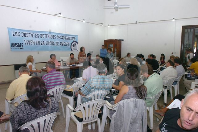 Los docentes aceptaron pero no se sabe si inician las clases