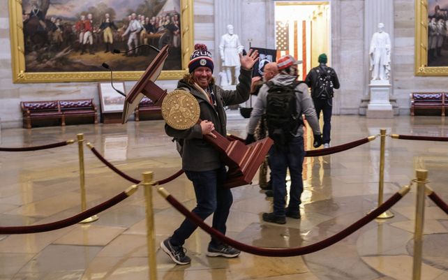 La toma del Capitolio de los EE. UU. en imágenes