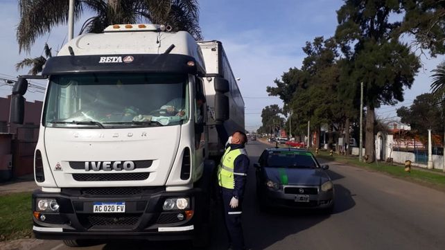 En Paraná siguen controlando el transporte público y de carga