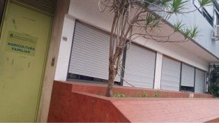 El Instituto Nacional de Agricultura Familiar cerró sus puertas en Paraná, dejando a 37 trabajadores en situación de incertidumbre