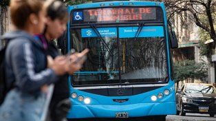 La empresa de colectivos Movi suspendió el servicio de este lunes tras hallar una nota amenazante contra el personal en una de las unidades