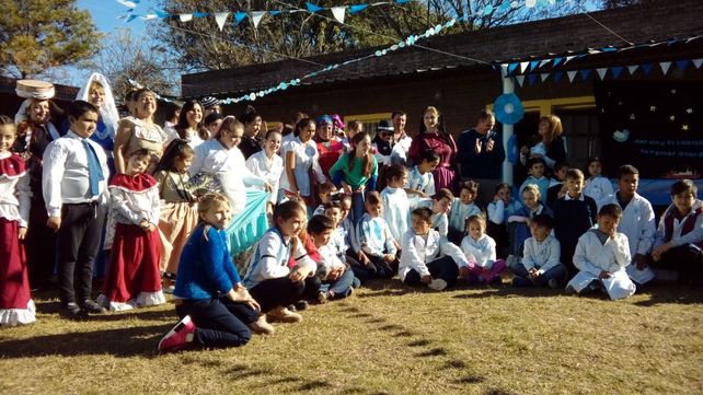 Escuelas rurales compartieron los festejos del 25 de Mayo
