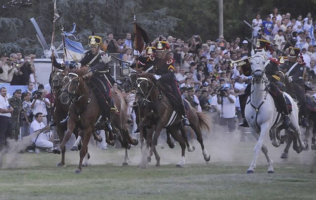 El combate de San Lorenzo fue recreado este año a orillas del Paraná.