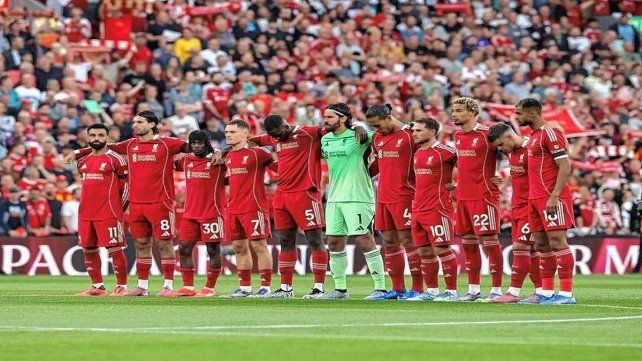 Liverpool rindió tributo a Diogo Jota y André Silva