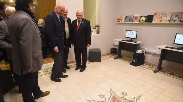 Luces, música y acrobacias en la reinauguración de la Biblioteca Argentina