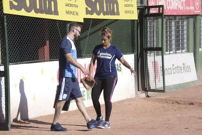 El estadio mundialista de sóftbol está lleno de vida