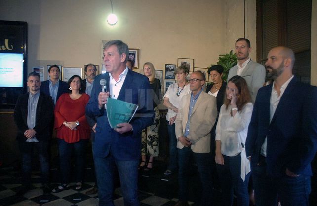 Emilio Jatón y su gabinete.