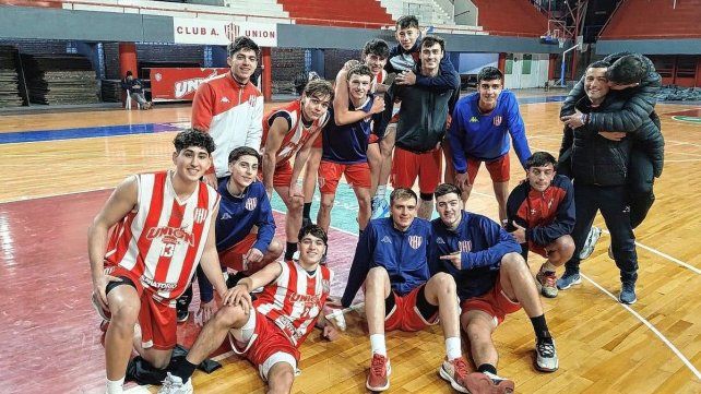Unión dirimirá este miércoles en Esperanza ante Almagro el Torneo Apertura en categoría U21. Unión dirimirá este miércoles en Esperanza ante Almagro el Torneo Apertura en categoría U21.