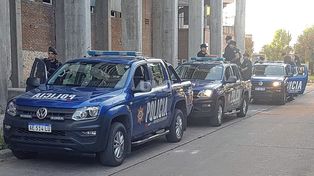 Averiguan si el hincha uruguayo fue baleado dentro del Estadio de Colón