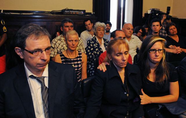 Familiares de Ángeles en el comienzo del juicio oral. (foto archivo)