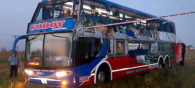 Cinco muertos y ocho heridos al  chocar un colectivo en el Chaco