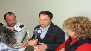 Por el “trato digno” en la cola de los bancos