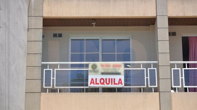 Inquilinos esperan la reglamentación de la nueva Ley de Alquileres.