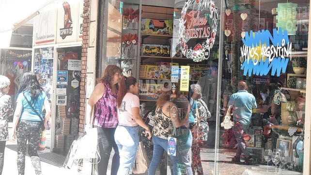 El comercio santafesino apuesta a las Fiestas y busca estrategias para atraer clientes en un mes clave para las ventas